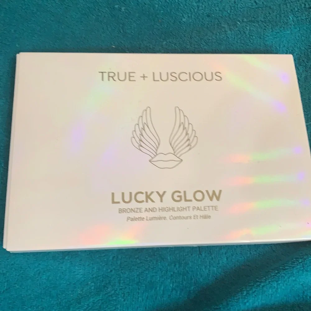 TRUE + LUSCIOUS Lucky Glow‎ Palette Skin-perfecting